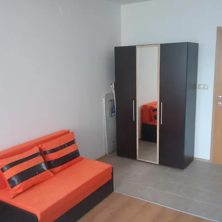 Studio I107 *